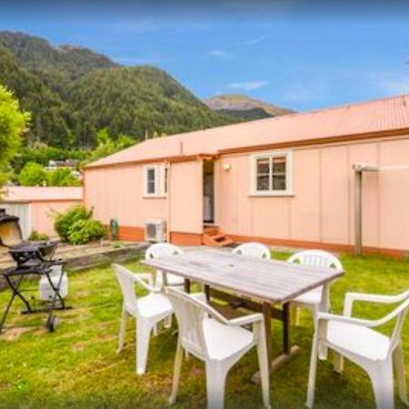 Central Peach - Queenstown Holiday Home Екстер'єр фото